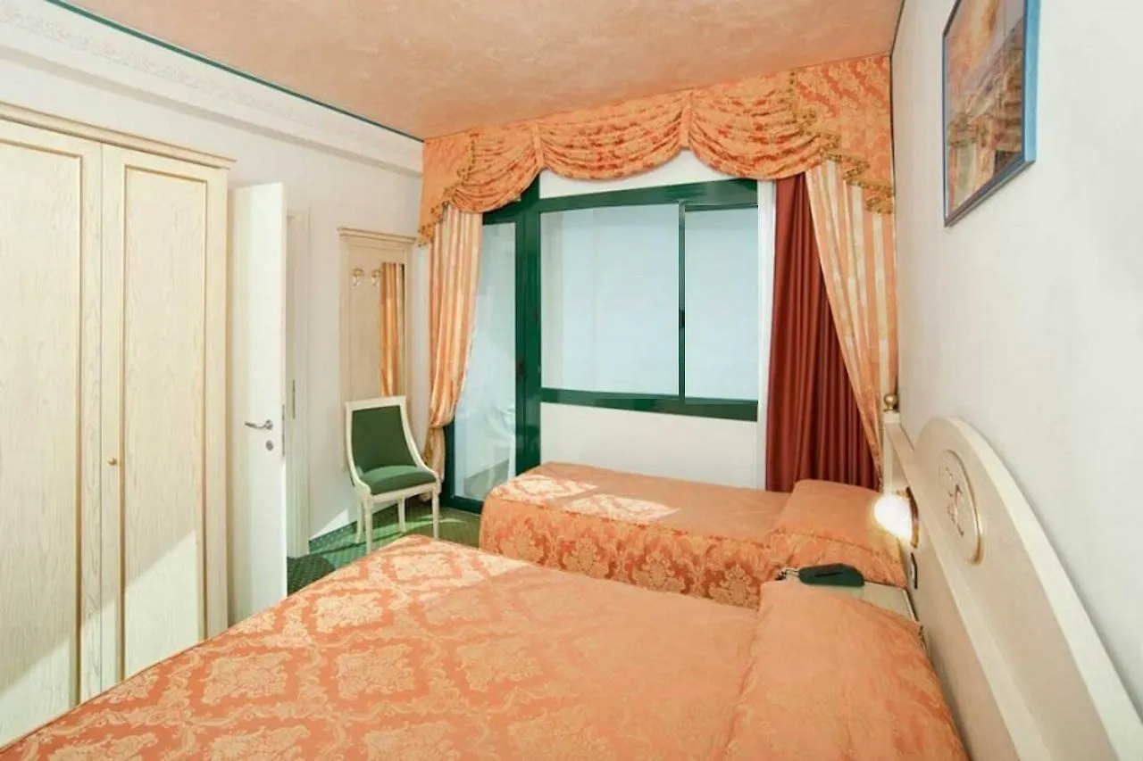Hotel Carlton Τζεσόλο Λίντο